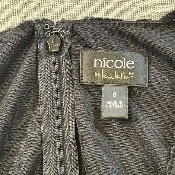 Nicole by Nicole Miller | Velvet Top Bodycon Dress | Size 6 - Picture 11 of 11